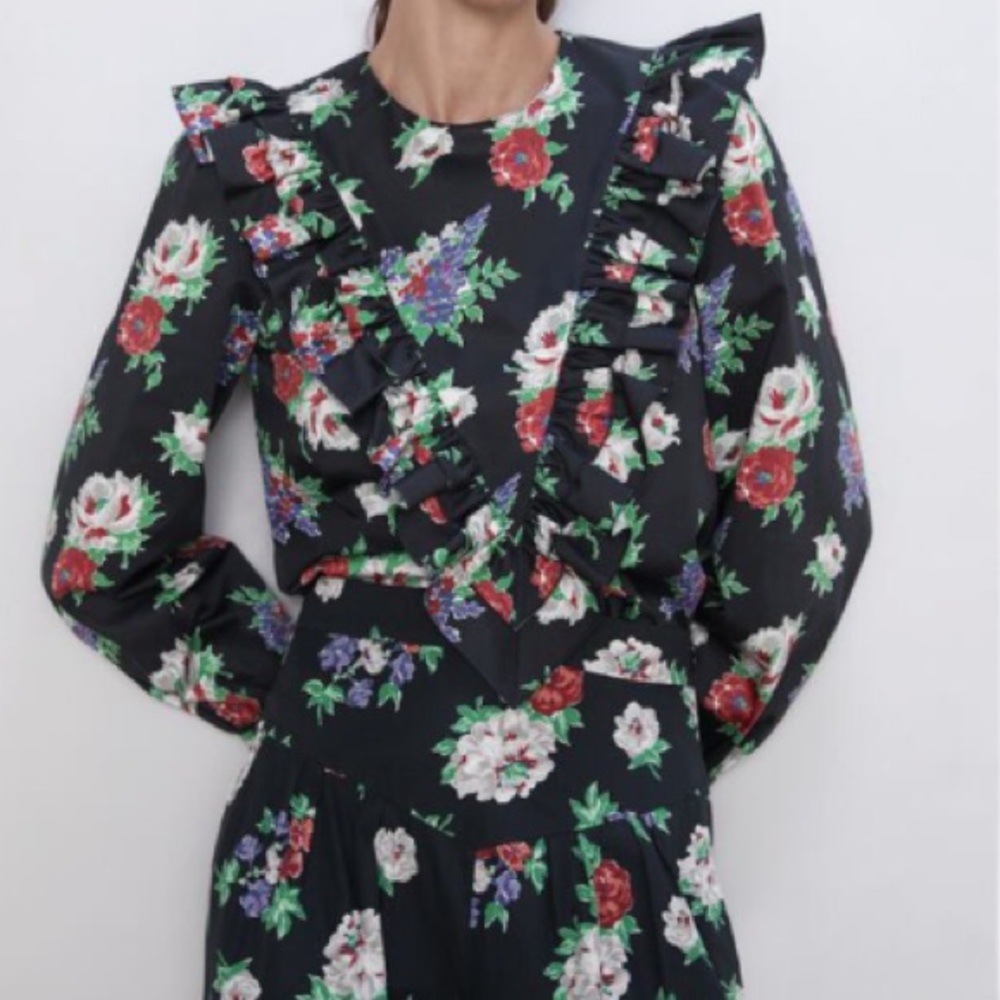 Zara Floral Print Cotton Long Sleeve Ruffle Top!